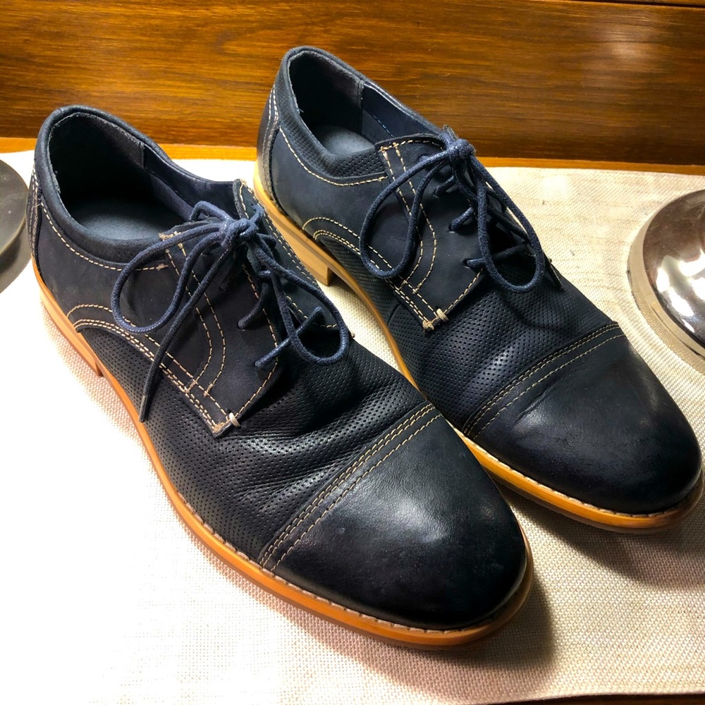 Men’s navy blue leather shoes - size 9.5 -Steve Madden